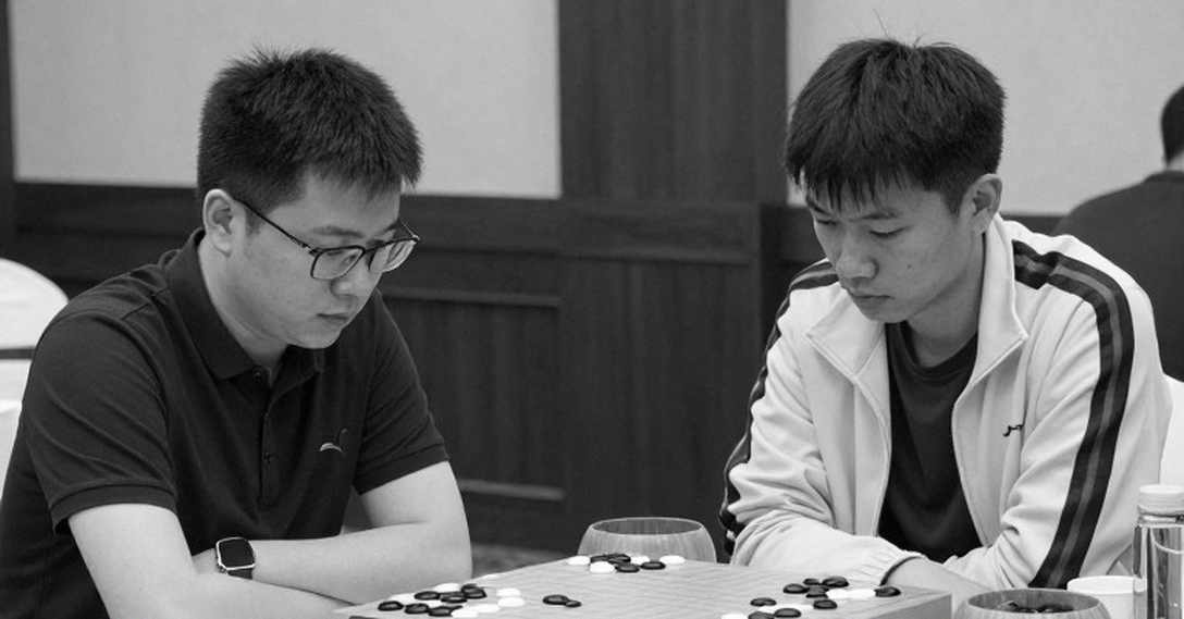 प्राग के सत्ताईस मिनिएचर और दस ओपनिंग फाइलें: ChessBase Magazine #225 का बहीखाता